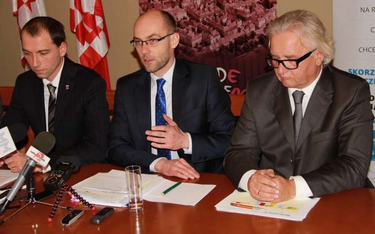 fot. Od lewej: wiceprezydent Piotr Kościelny, Filip Żelazny, przewodniczący Rady Nadzorczej KPT, Dariusz Mencel, wiceprzewodniczący Rady Nadzorczej KPT