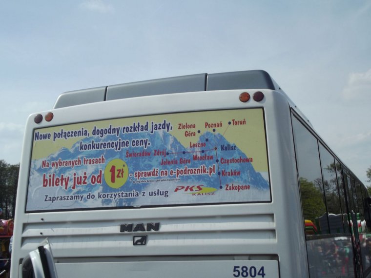Reklama nieistniejących linii na autobusie kaliskiego przewoźnika
