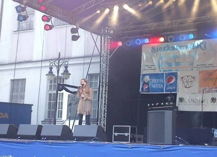 Magda Wasylik podczas występu z okazji Święta Miasta
