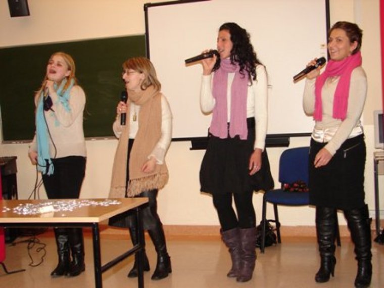 występ College Girls podczas Christmas Party 2010