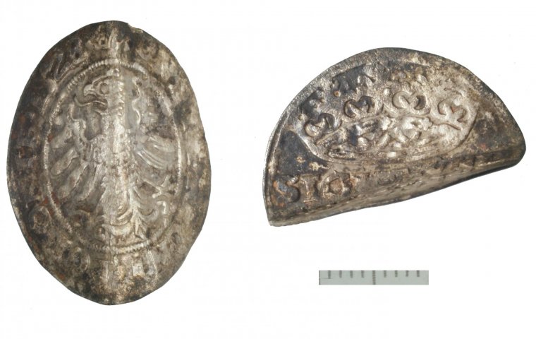 wczesnośredniowieczne monety datowane od połowy XI po koniec XIII wieku